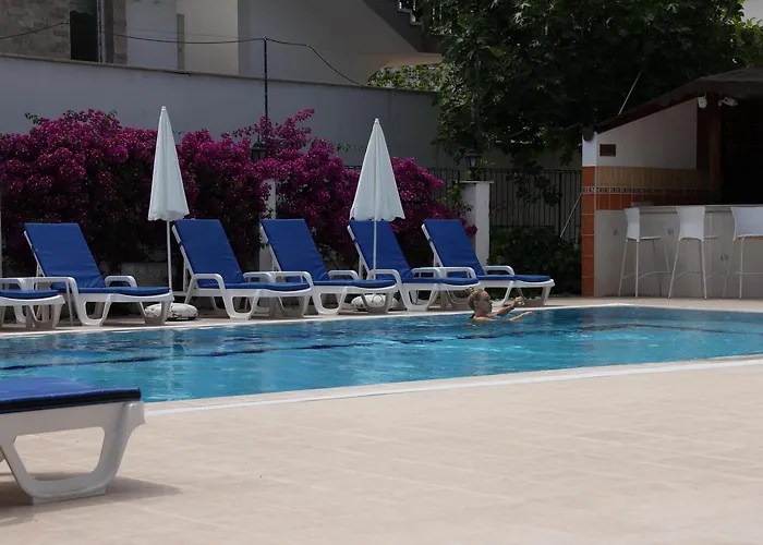 Minta Apartahotel 4*
